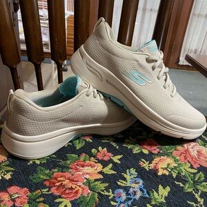 Skechers Women's Silver and Aqua Sneakers